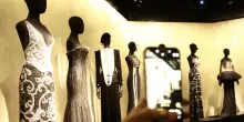Armani, Essilux in vantaggio per la conquista del brand. Ma non è core-business per il colosso dell’occhialeria