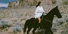 Kendall Jenner e Alo yoga svelano la campagna adv Luxury is wellness