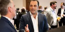 Stellantis, Carlos Tavares promuove il suo successore: Antonio Filosa scelta credibile. E riconosce gli errori fatti