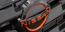 Nissan, la crisi continua: trimestre in rosso di 1,38 miliardi di dollari. Confermati tagli e chiusure