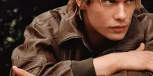 Emporio Armani sceglie il volto di Nicholas Galitzine per la campagna accessori