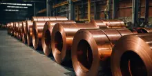 I titoli minerari volano sul listino di Londra dopo l’annuncio dei dazi sul rame: rialzo record per il Ftse 100