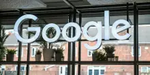 Google OverviewAI sotto accusa: perché gli editori indipendenti la denunciano per concorrenza sleale alla Commissione Ue