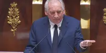 Francia, Bayrou in Parlamento per il voto di fiducia: la riduzione del debito è vitale