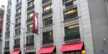 Barneys New York, fallito nel 2020, rinasce come serie tv su Amazon prime video