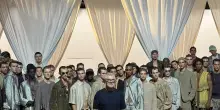 Il desert cool di Emporio Armani alla Milano fashion week. E alla fine esce Leo Dell’Orco: «Giorgio mi ha chiamato. Felice dello show»