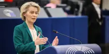 Ue, il Parlamento Europeo boccia la mozione di sfiducia a von der Leyen: partiti italiani spaccati sul voto