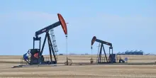 Petrolio, i prezzi scendono di oltre il 3% dopo l’annuncio del possibile accordo Usa-Iran sul nucleare