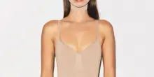 Kim Kardashian entra nel beauty con Skims e lancia lo shapewear per il viso