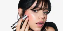 Jenna Ortega è il nuovo volto del make up di Dior