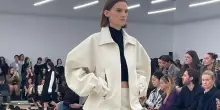 L’abito vivente di Issey Miyake alla Paris fashion week