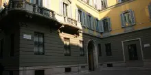 Mediobanca promette 4,9 miliardi di dividendi ai soci per rispondere all’ops di Mps