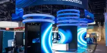 Essilux corre a Parigi grazie a Barclays. Perché il colosso degli occhiali vale il 16% in più assieme a Meta