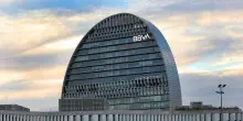 Opas Bbva-Sabadell in bilico: adesioni basse e futuro incerto per la più grande operazione bancaria spagnola
