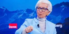 Lagarde (Bce): l’euro può avere un peso maggiore a livello globale. Ma deve guadagnarselo