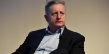 Dalla crisi del 2008 all’AI: ecco su quali titoli punta Steve Eisman. La scommessa sulle fusioni e Tesla fuori dal portafoglio