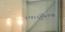 Mercato auto, Italia in calo ad agosto: -2,68%. Ma Stellantis sorprende e torna a crescere (+3,1%)