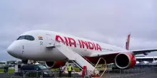 India, un aereo diretto a Londra si schianta dopo il decollo ad Ahmedabad. A bordo 242 persone. Crolla il titolo Boeing