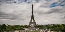 Francia, il ministro dell’Economia Lombard: pagheremo il nostro debito più dell’Italia. La borsa di Parigi ancora giù