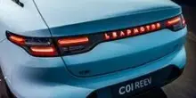 Auto, Byd rallenta in Cina: consegne in calo. Leapmotor (Stellantis) da record mentre la guerra dei prezzi non si ferma