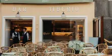 Harmont & Blaine firma l’estate 2025 al Bar Tiberio a Capri