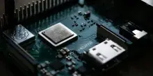 Chip, la Corte dei Conti Ue lancia l’allarme: Europa troppo dipendente dalla Cina. Ecco cosa si rischia