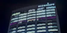 I dipendenti sono scontenti? Accenture ne promuove 50 mila per risollevare il loro morale