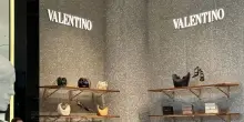 Valentino bags lab sottoposta ad amministrazione giudiziaria dal Tribunale di Milano