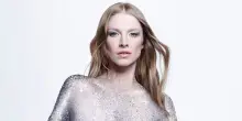 Mugler con Hunter Schafer svela la nuova fragranza Angel stellar