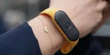 Amazon vuole un braccialetto AI che registra ogni cosa che dici, anche quando parli da solo. Ecco perché