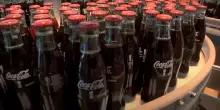 Coca-Cola svolta verso lo zucchero di canna: la scommessa di Warren Buffett è ancora valida?
