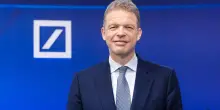 La rivincita degli ex banker di Deutsche Bank assolti nell’inchiesta Mps: vogliono quasi 1 miliardo di danni dalla loro ex banca