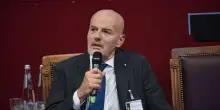Eni, conti in frenata nel primo semestre 2025: utile -18%. Ma guidance riviste al rialzo