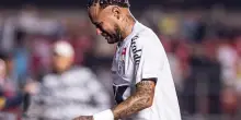 Neymar in lacrime dopo la goleada subita dal suo Santos. FOTO