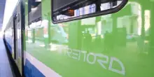 Rapina su treno a Milano, turista americano aggredito e accoltellato