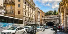 Roma, il centro storico verso la “Zona 30” da settembre: cosa cambia