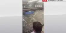 New York, metropolitana allagata a causa delle forti piogge