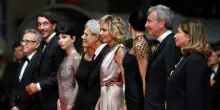 Cannes 2025, 7 minuti di applausi per Fuori di Mario Martone. VIDEO