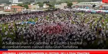 Colombia, pomodori in aria durante la festa Gran Tomatina
