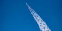 SpaceX, lancio Starship fallito: razzo perde controllo dopo 30 minuti