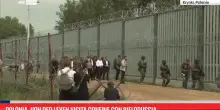 Polonia, von der Leyen visita confine con Bielorussia