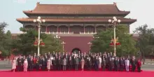 Parata in Cina: Xi Jinping insieme ai leader internazionali