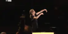 Barbara Hannigan trionfa alla Scala con la Filarmonica