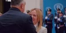 Il primo ministro ungherese Orban arriva da Meloni