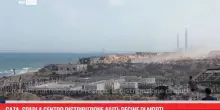 Gaza, spari a centro distribuzione aiuti: decine di morti