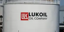 Sanzioni Usa sul petrolio russo, Lukoil venderà le sue attività