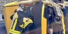 Palermo, scuolabus si ribalta: feriti 4 bambini e 2 adulti