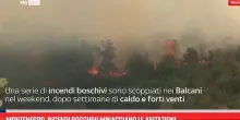 Fiamme e fumo sul Montenegro mentre gli incendi colpiscono i Balcani