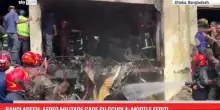 Bangladesh, aereo militare cade su scuola: morti e feriti