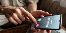 Truffe telefoniche, come difendersi dalle chiamate ingannevoli